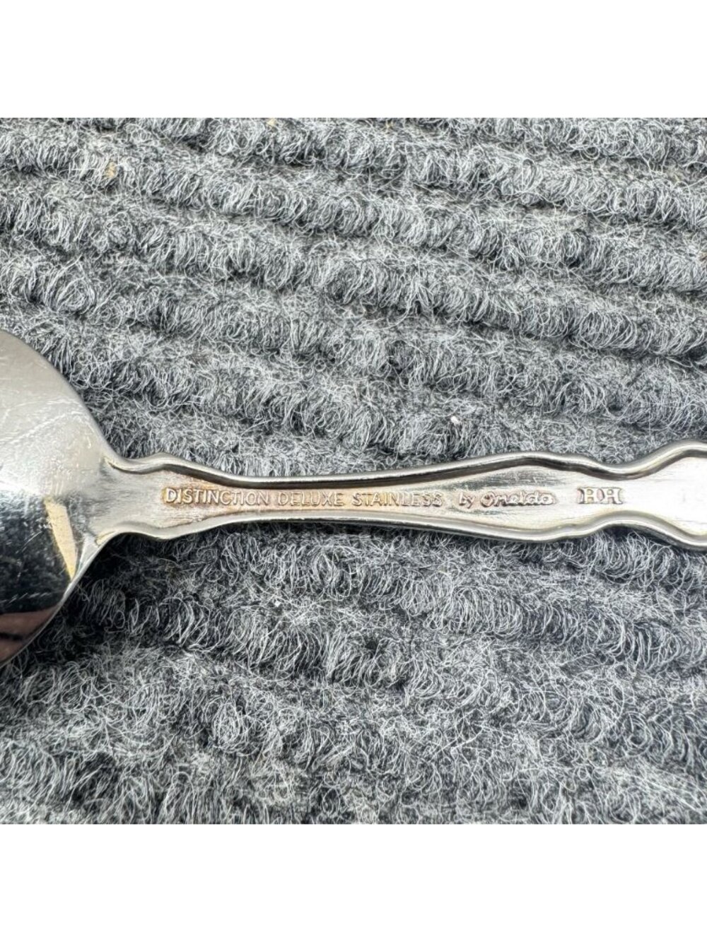Lot Of 3 Oneida VALERIE Dessert Soup Spoons Tablespoons Distinction Deluxe HH - Picture 5 of 6